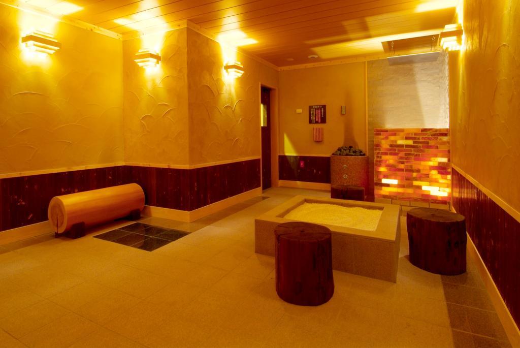Route Inn Grantia Fukuoka Miyawaka - Wakita Onsen Exteriör bild
